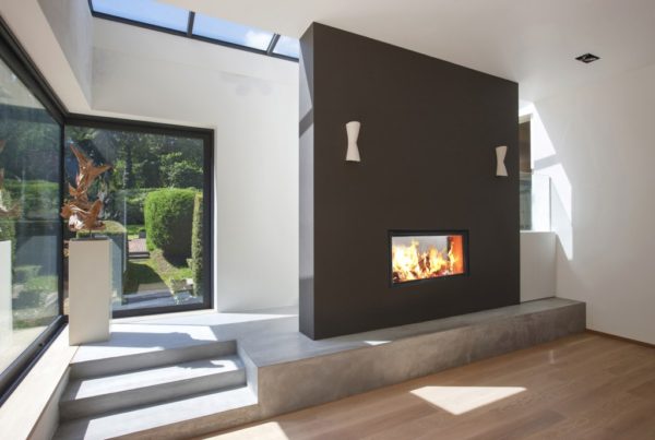 concept 900df green wood burning fire, Bodart & gonay fire, insert fire, fan assisted fire, high heat output fire, fire with automatic thermostat, solid fuel insert stove, glass fronted solid fuel fire, wood burning stove, modern fire, fire inserted into a fireplace, built in fire, green fire, fire for airtight houses, fire for A rated houses, external air intake, double sided fire, unrestrected flame view fire
